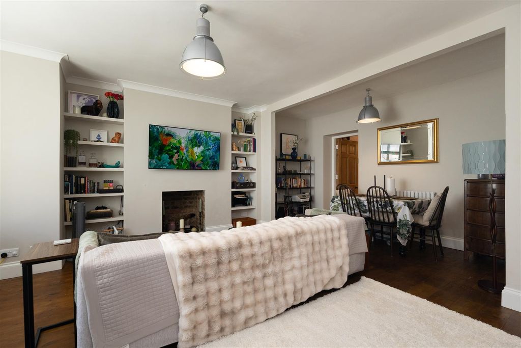 Property photo 1 of 23 Living Room