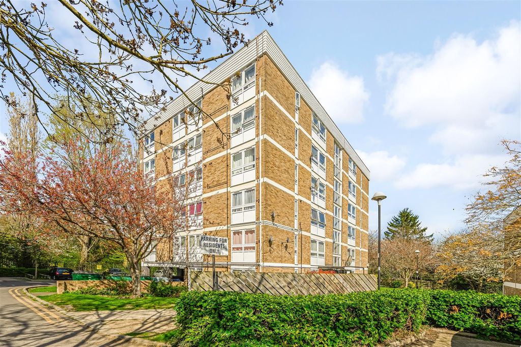 Property photo 1 of 18