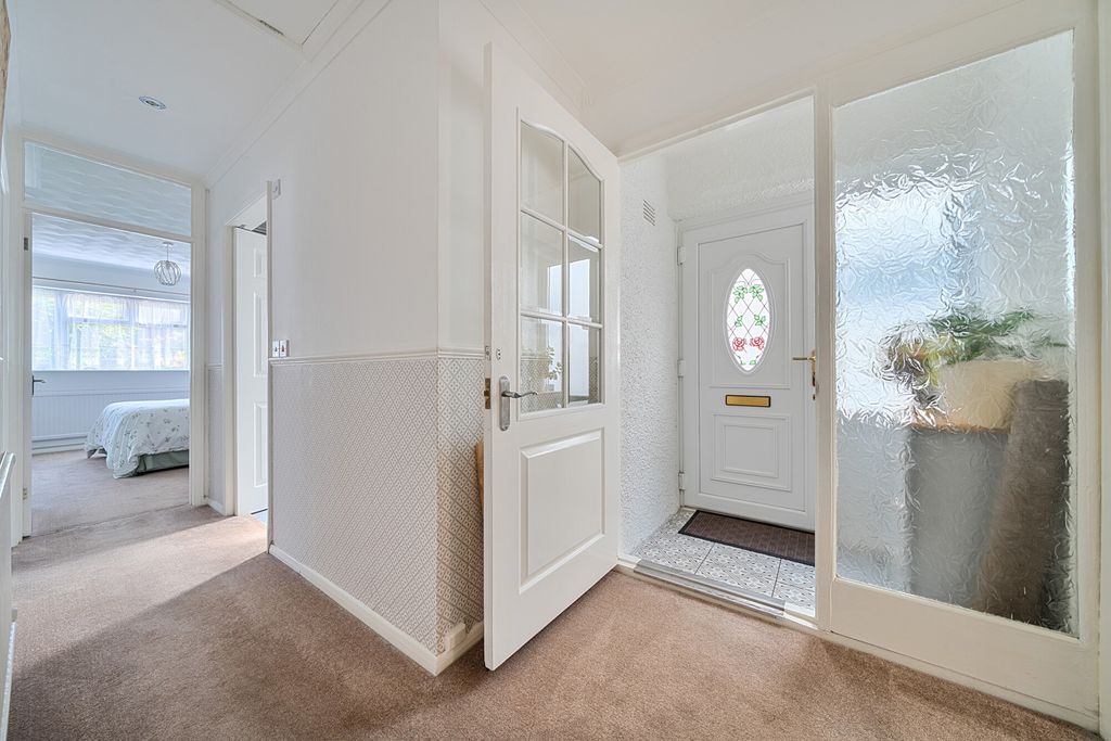 Property photo 2 of 19 1508148-20-6A870F...