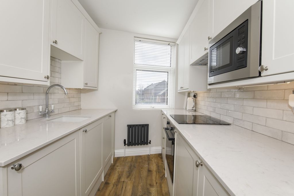 Property photo 1 of 17 I83A1528