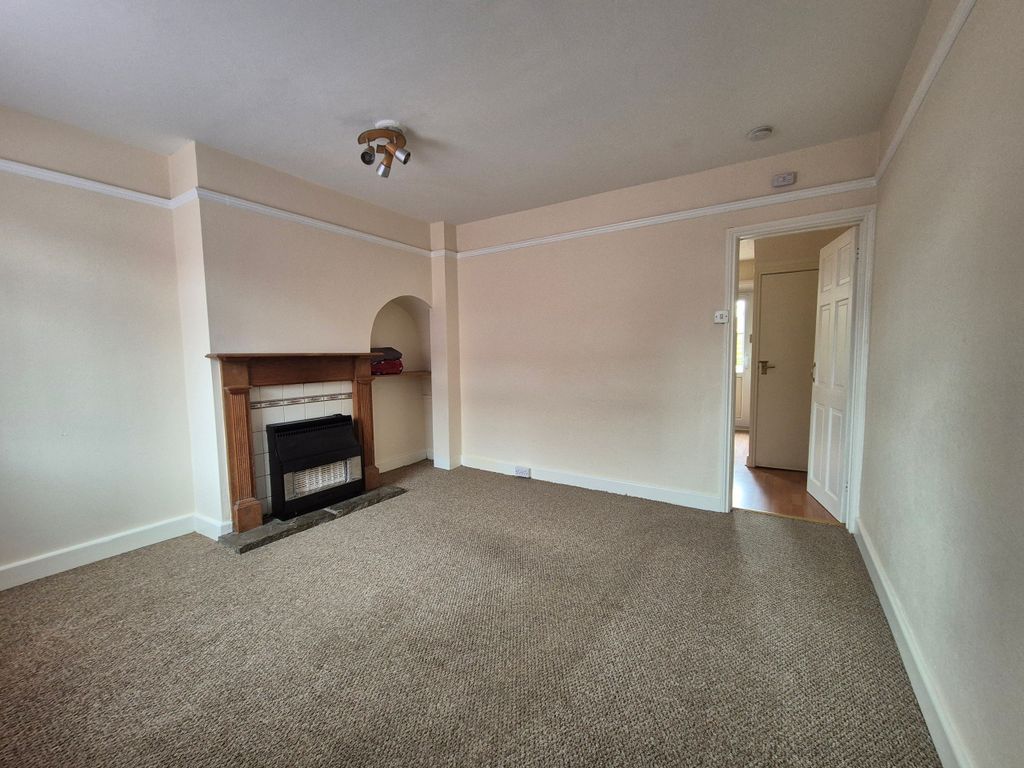 Property photo 2 of 8 Living Room