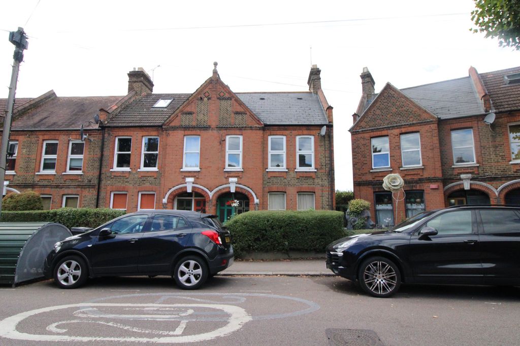 Property photo 1 of 8 249 & 251 Edward Road, Walthamstow, London E17 6Nu