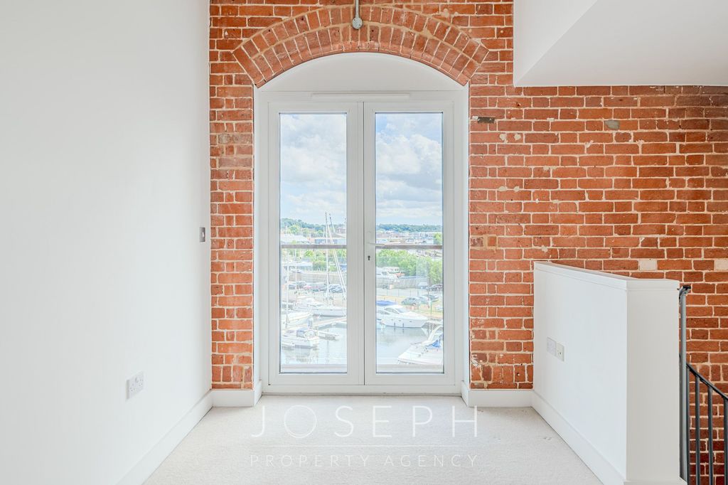 Additional image 11 of 2 bed penthouse for saleKey Street, Ipswich IP4
