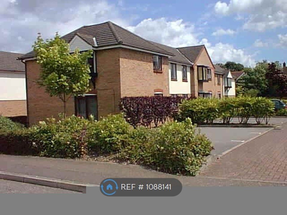 Property photo 1 of 6 Chester Place Gardens And Parking