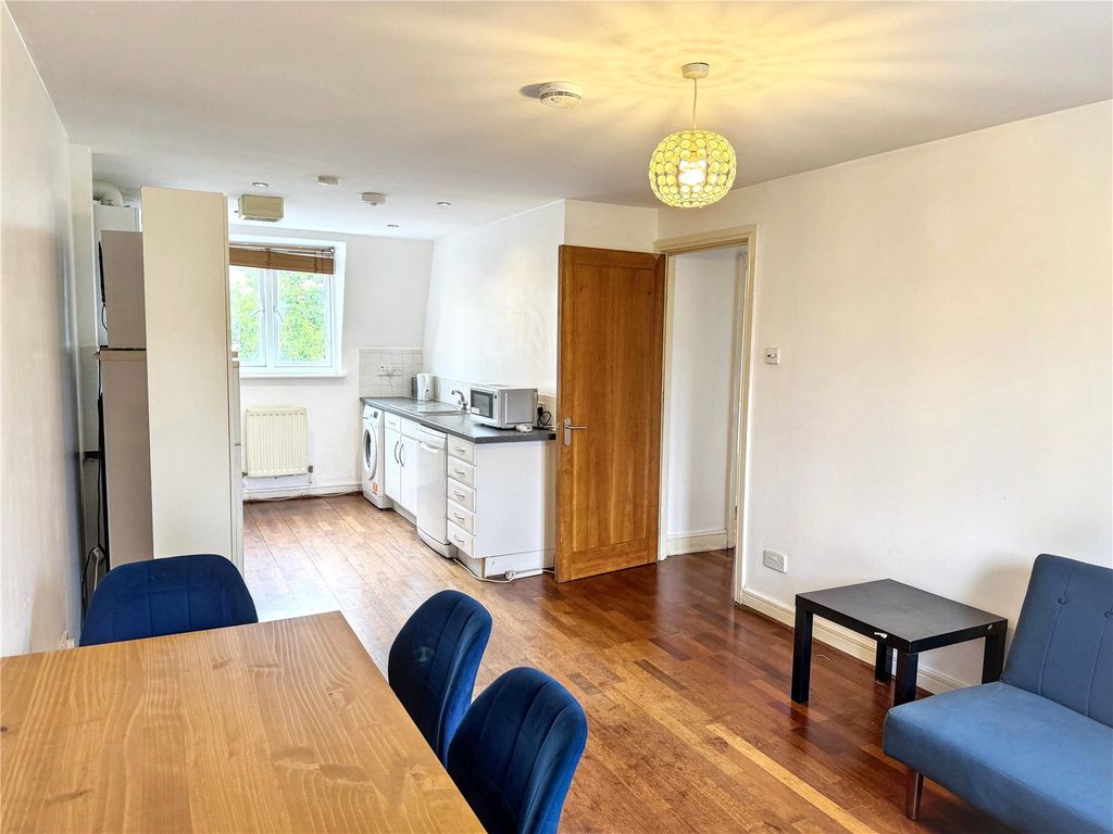 Property photo 3 of 11 Picture No. 23