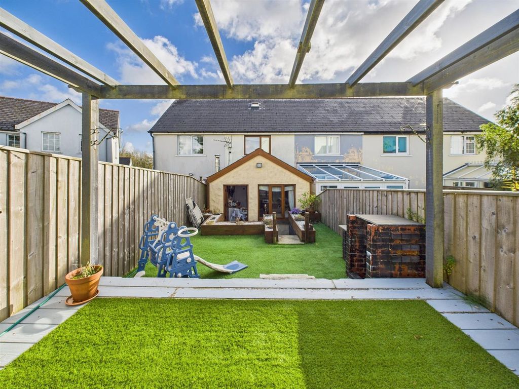 Property photo 2 of 14 Cam05474G0-Pr0036-Still014.Jpg