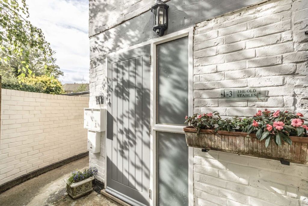 Property photo 1 of 5