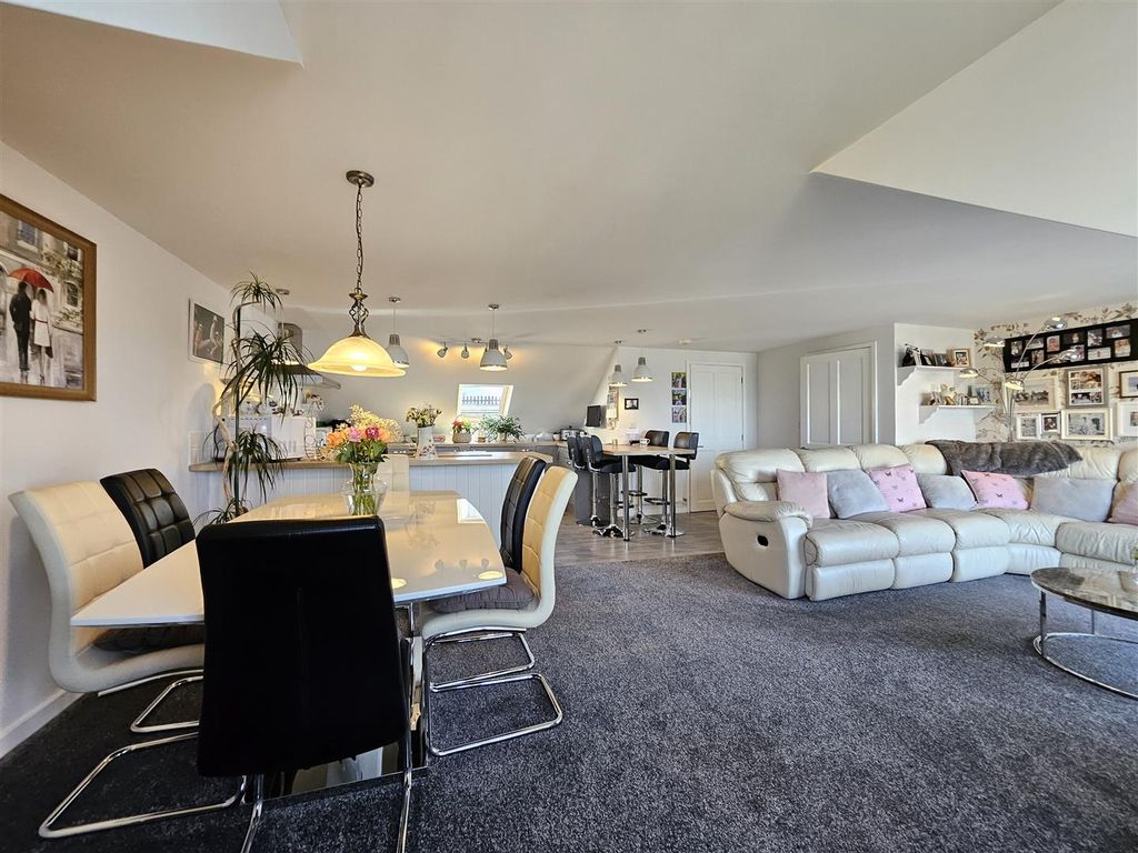 Additional image 10 of 3 bed flat for saleLamorne Close, Perranporth TR6