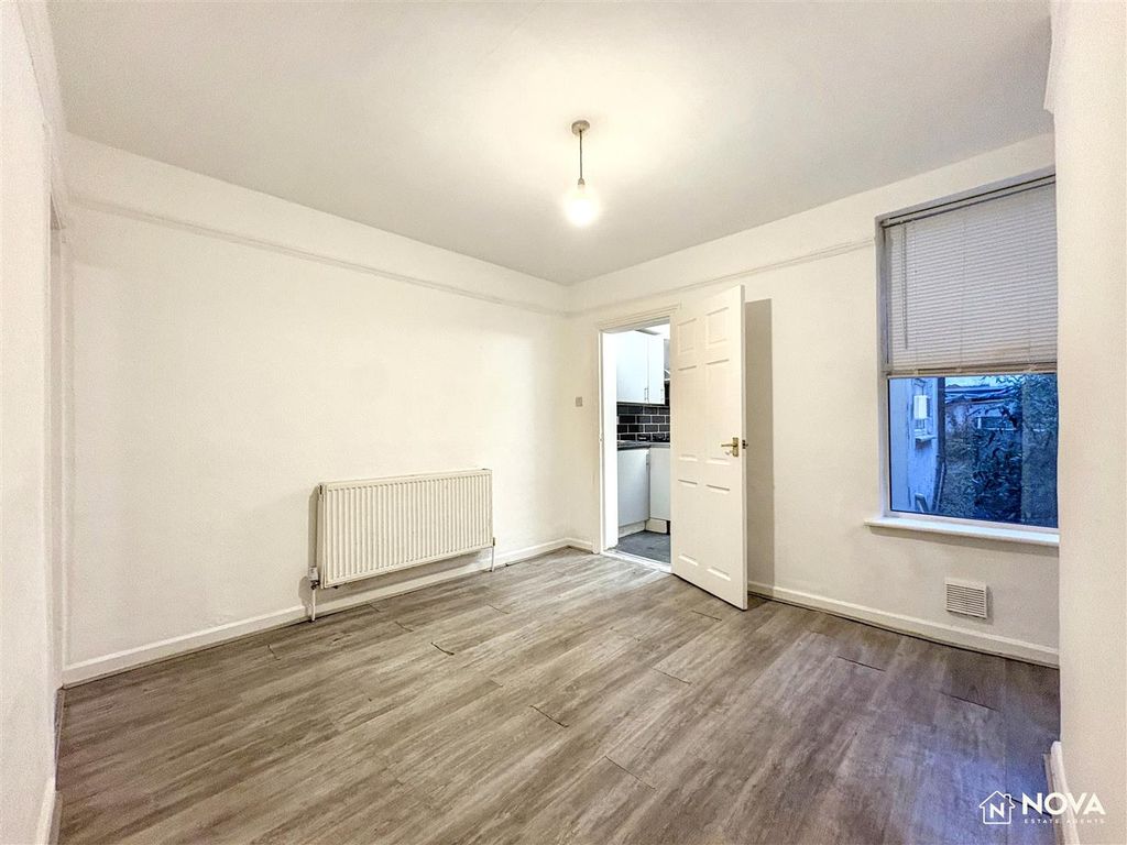 Property photo 3 of 12 Img_5425.Jpg