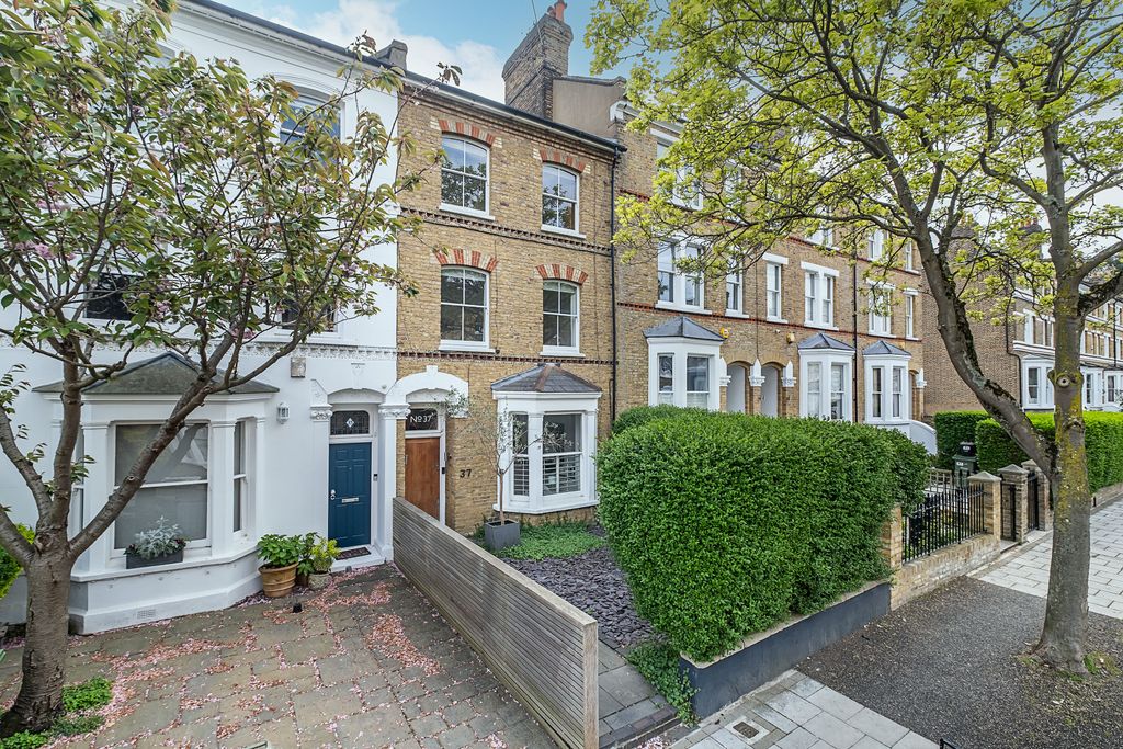 Property photo 1 of 43