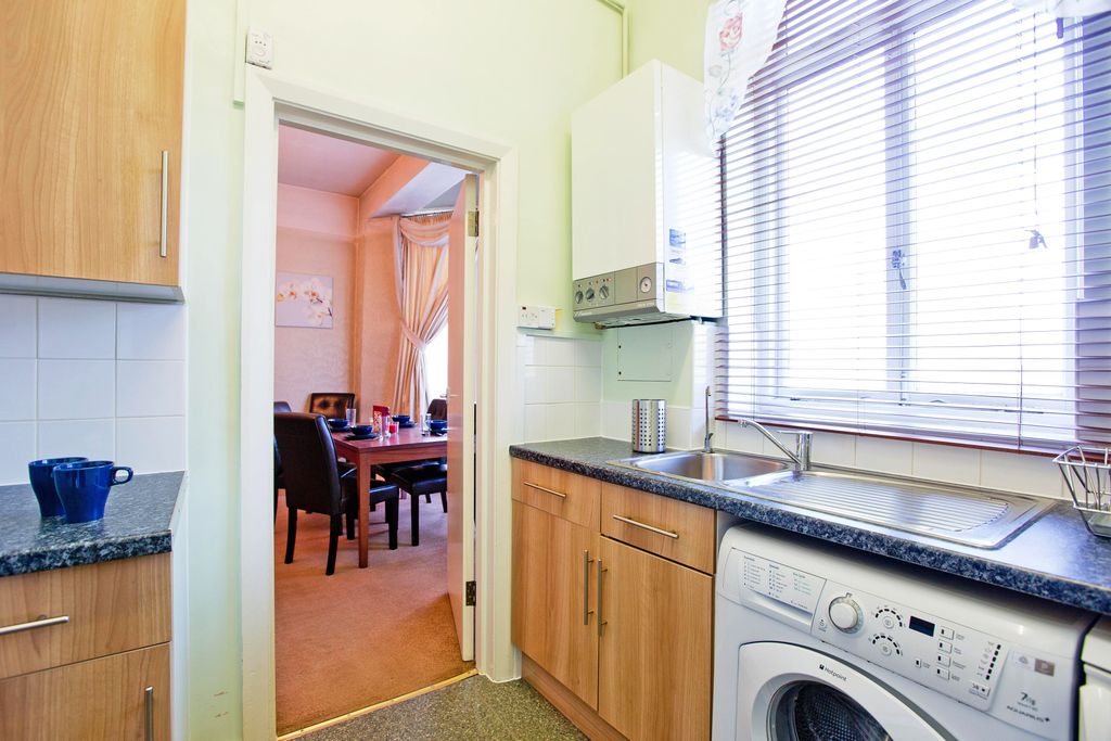 Property photo 2 of 21