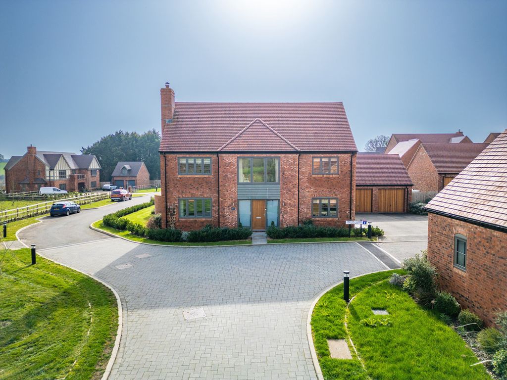 Property photo 2 of 43