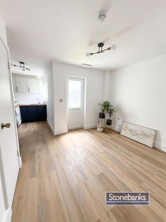Property photo 1 of 12 32232019-6546-4618-B4Ed-8c39d409Fda0.Jpg