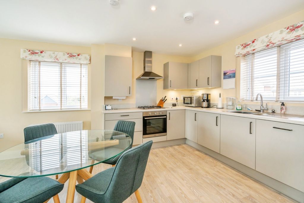 Property photo 3 of 14 Pbox-Img.Jpg