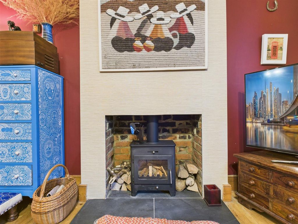 Property photo 3 of 17 Cam02435G0-Pr0069-Still014.Jpg