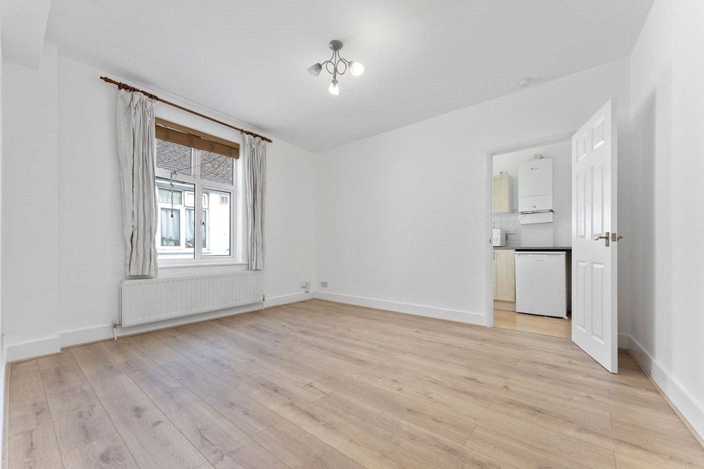 Property photo 2 of 8 Picture No. 04