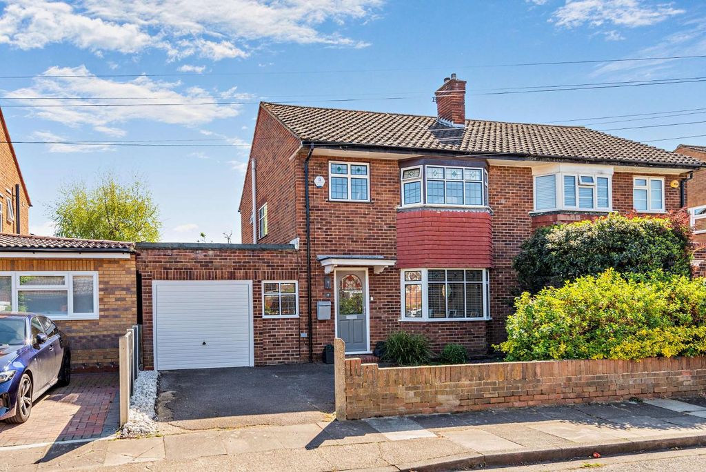 Property photo 1 of 23 8688551-Exterior12-800.Jpg