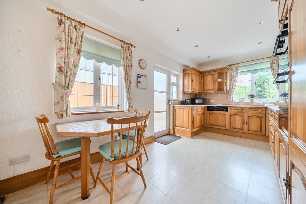 Property photo 2 of 19 Picture No. 05