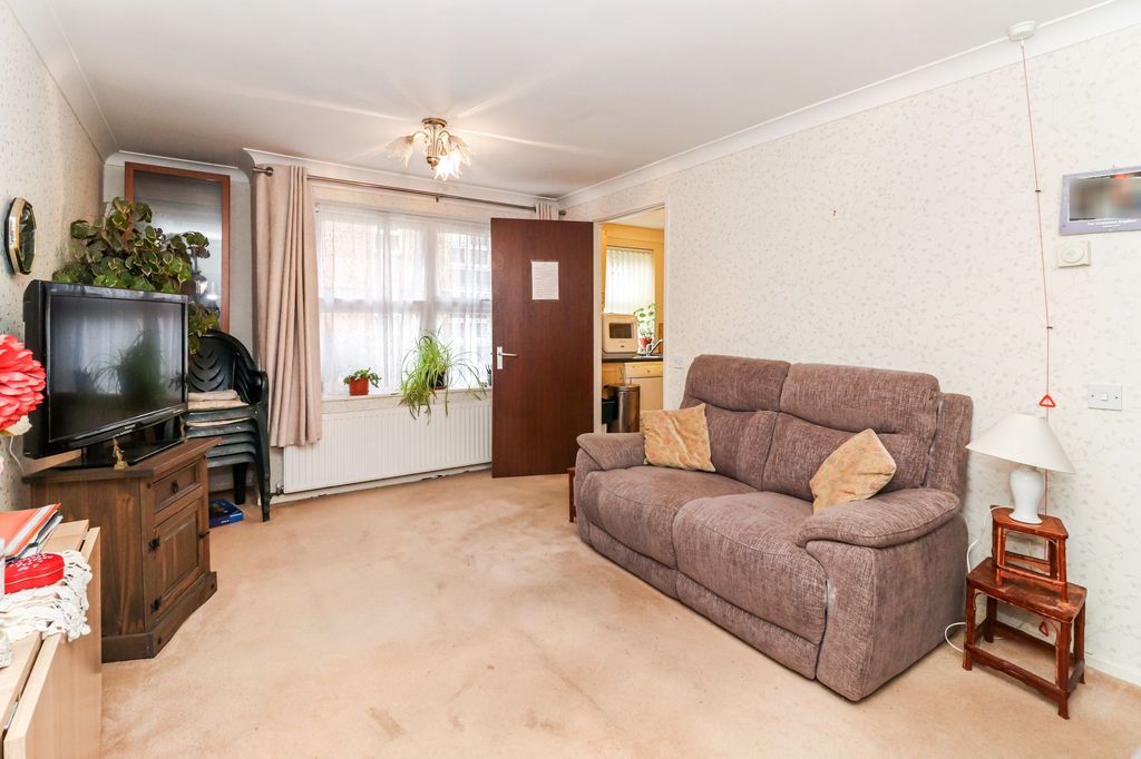 Property photo 2 of 12