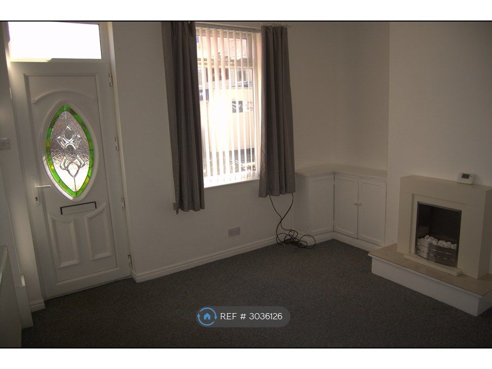 Property photo 3 of 8 Living Room