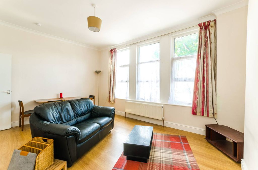 Property photo 2 of 8