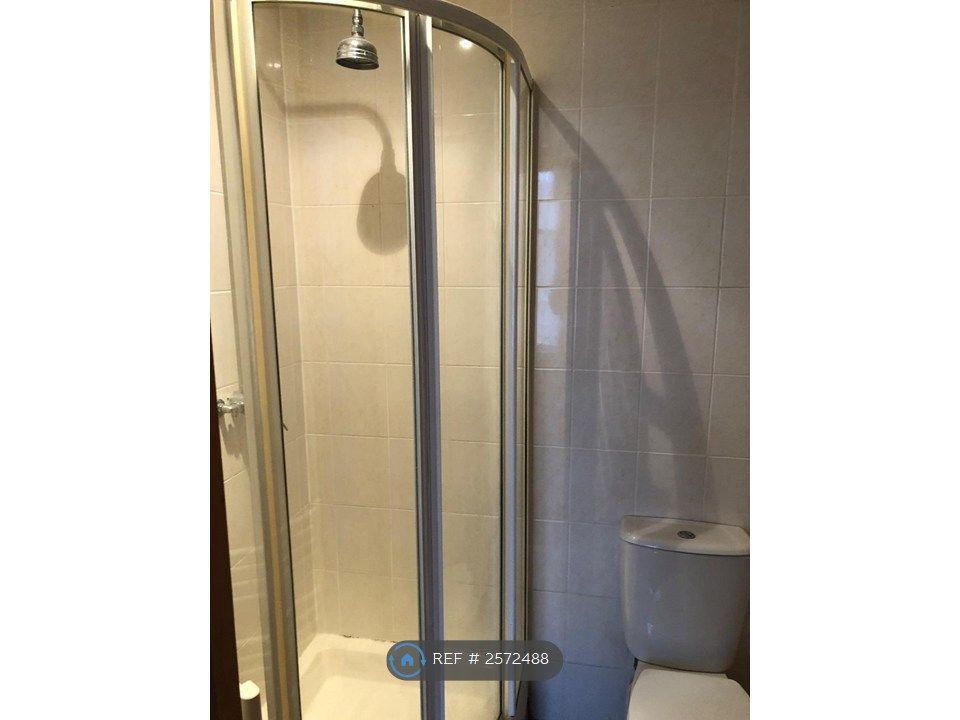 Property photo 2 of 10 En-Suite