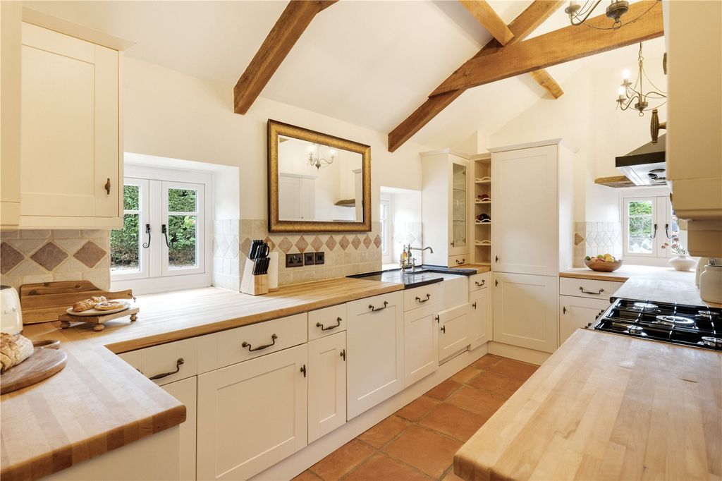 Property photo 2 of 29 Picture No. 20