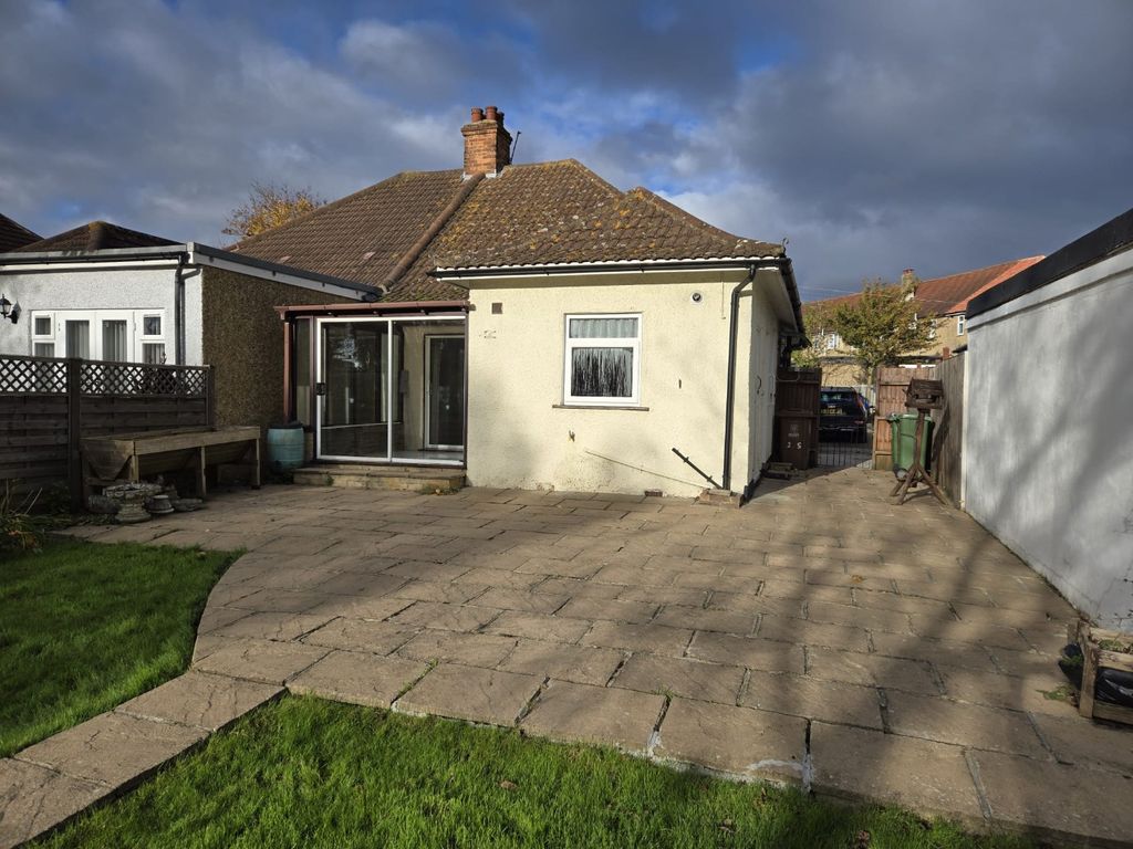 Property photo 2 of 13 3540433