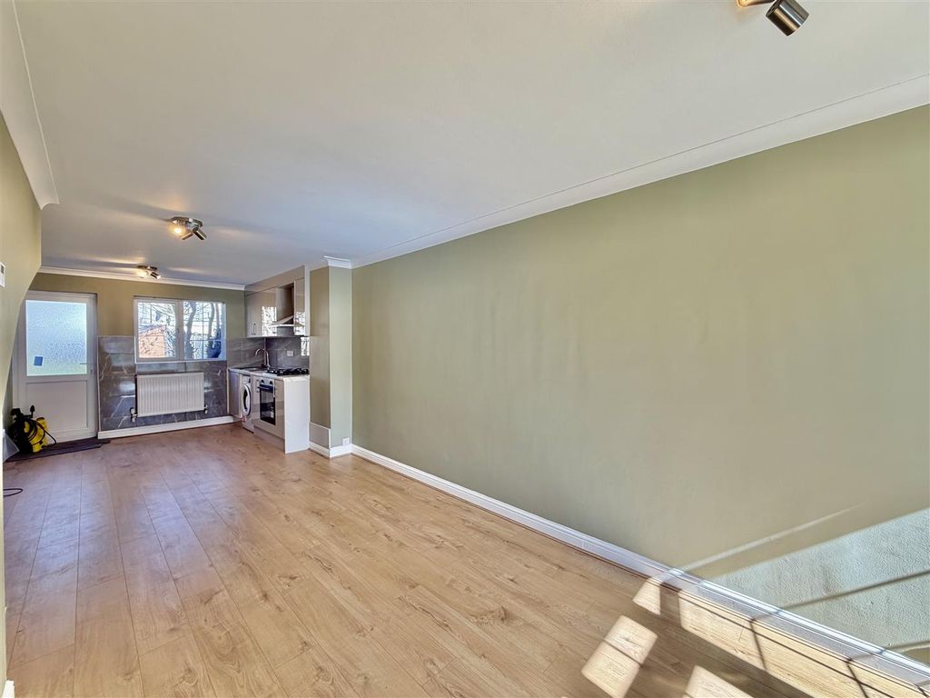 Property photo 3 of 10 Open Plan Kitchen / Reception Room