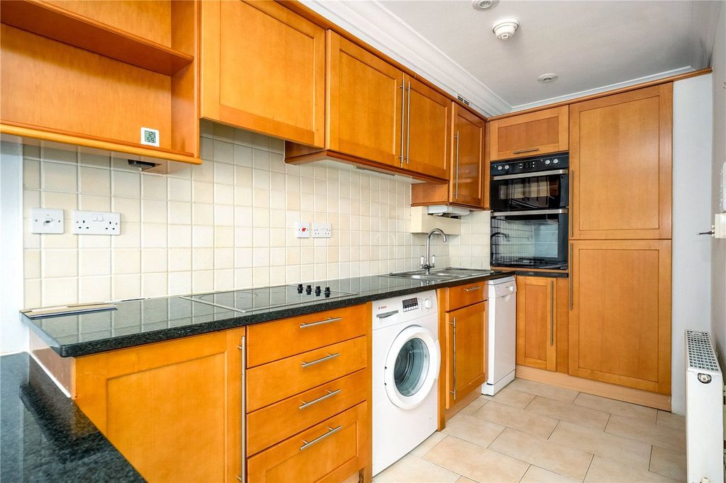 Property photo 3 of 16 Picture No. 02