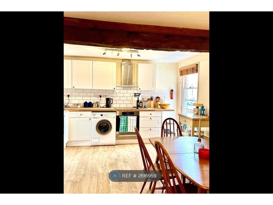 Property photo 3 of 10 Mod Cons