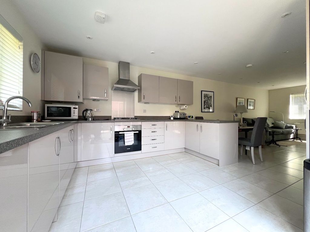 Property photo 2 of 24