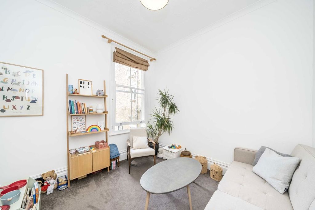 Property photo 3 of 6