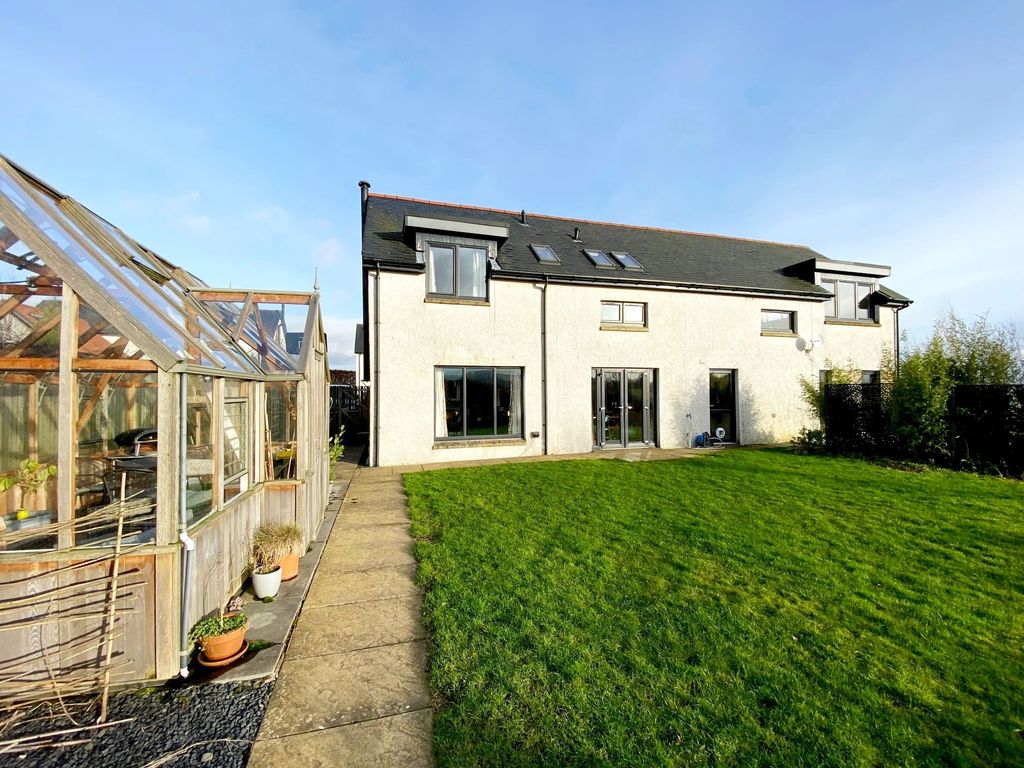 Property photo 2 of 24