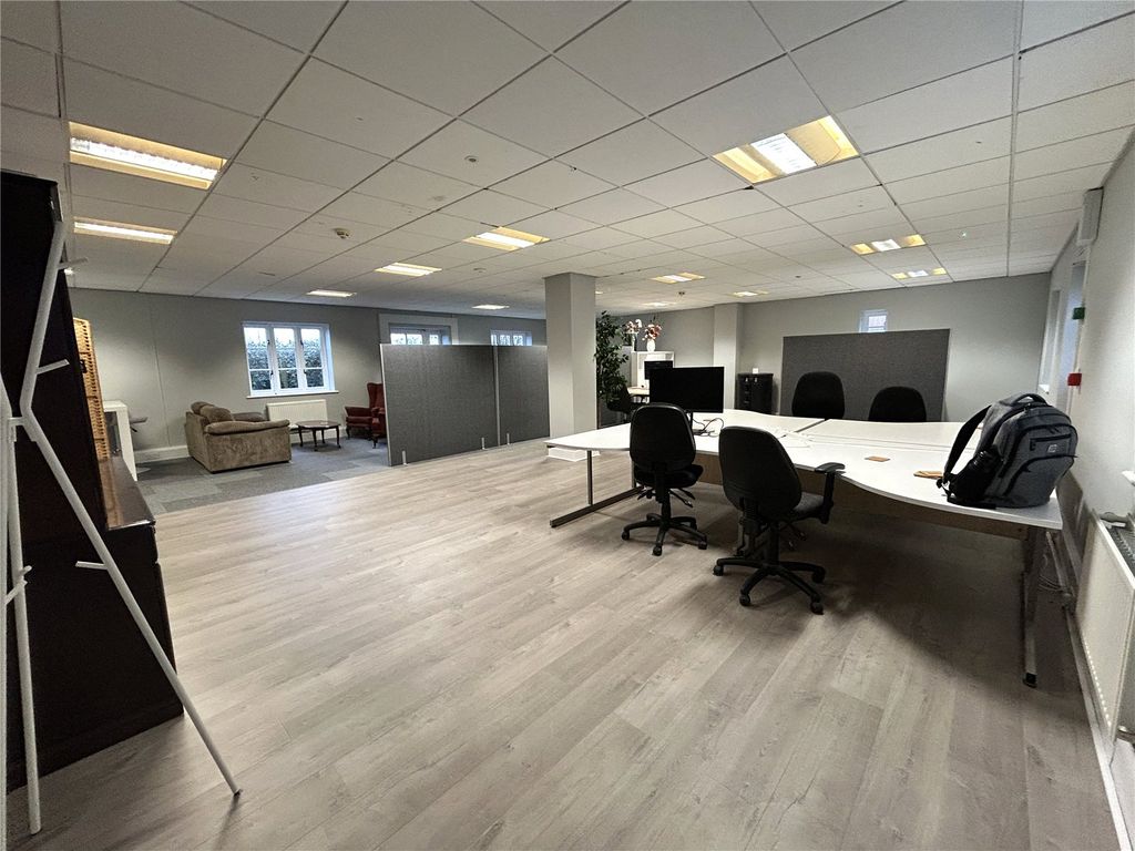 Property photo 2 of 7 Picture No. 15