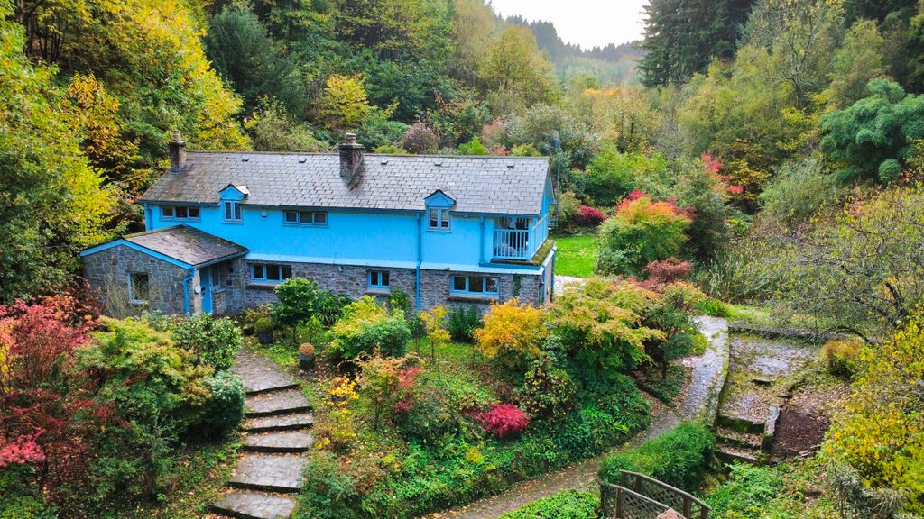 Property photo 2 of 50