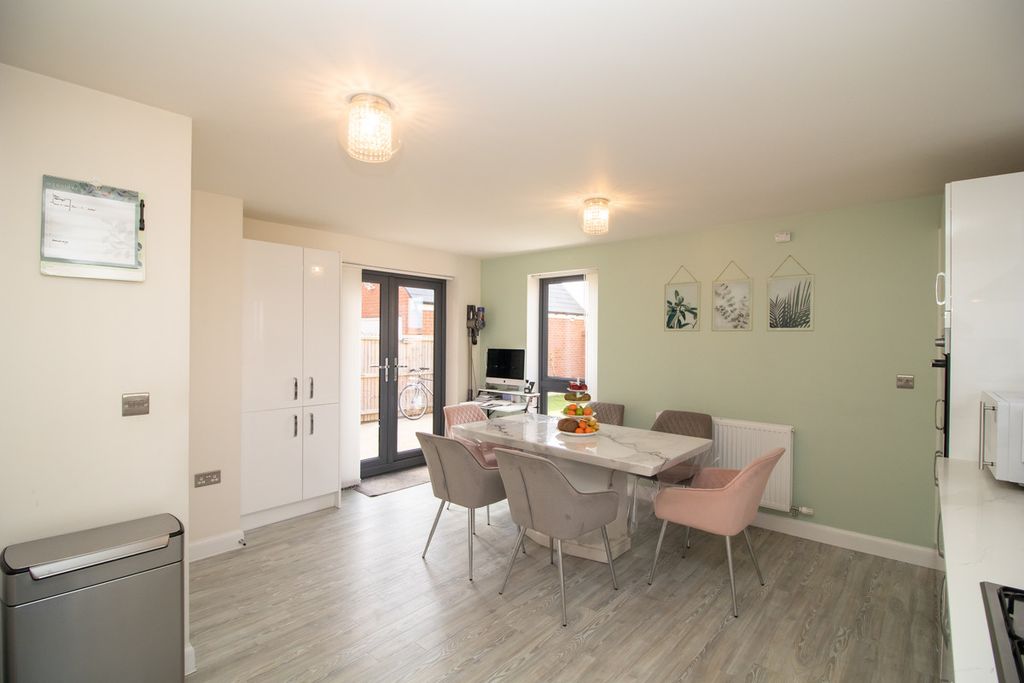 Additional image 7 of 4 bed detached house for saleBlackthorn Drive, Harlow CM17