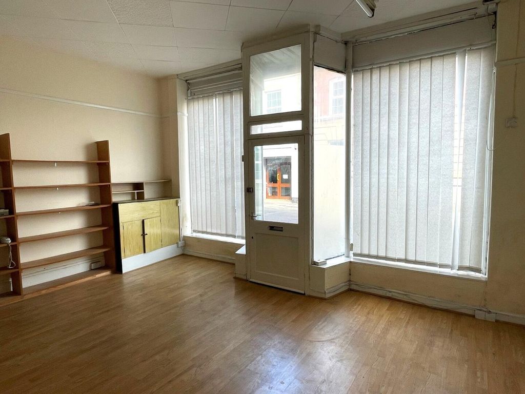 Property photo 3 of 28