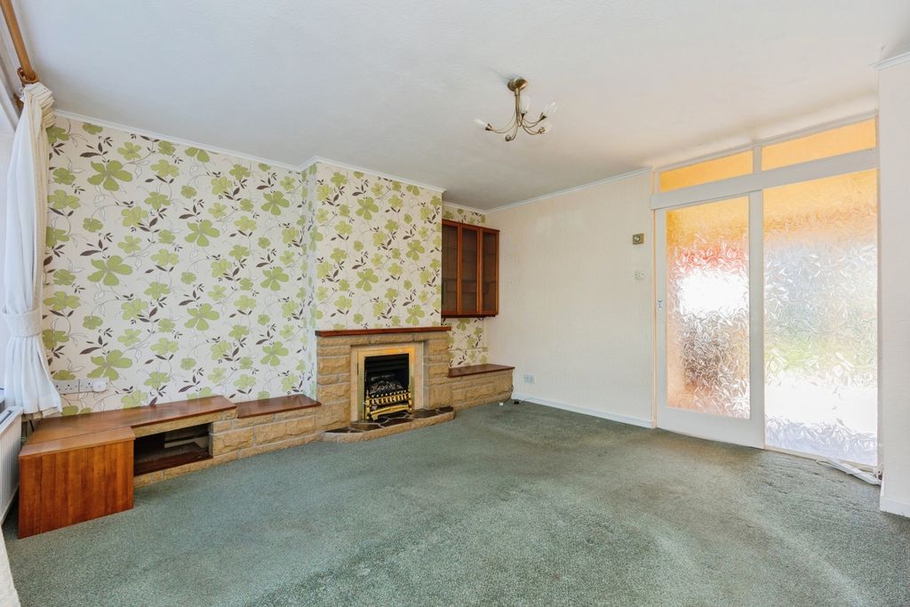 Property photo 3 of 17 Photo