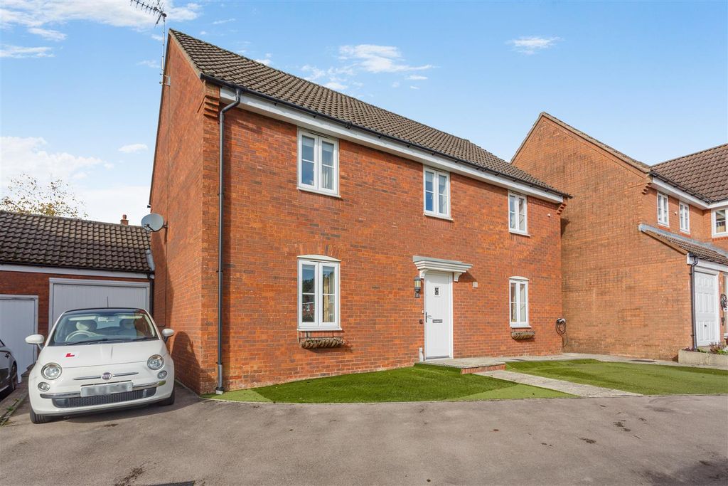 Property photo 1 of 39