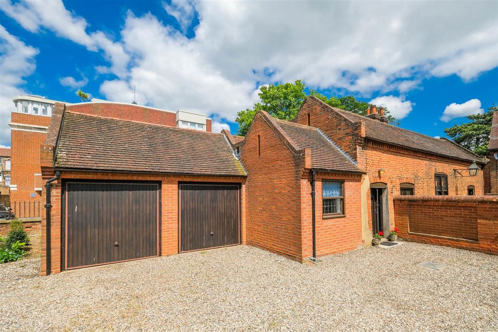 Property photo 1 of 26