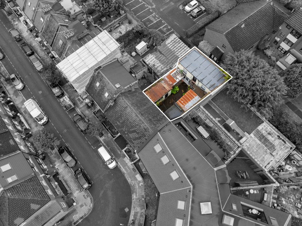 Property photo 3 of 14
