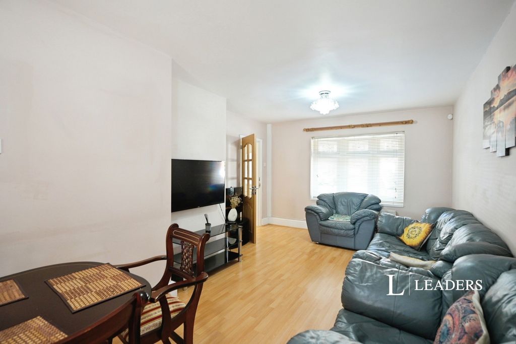 Property photo 2 of 10 Lounge