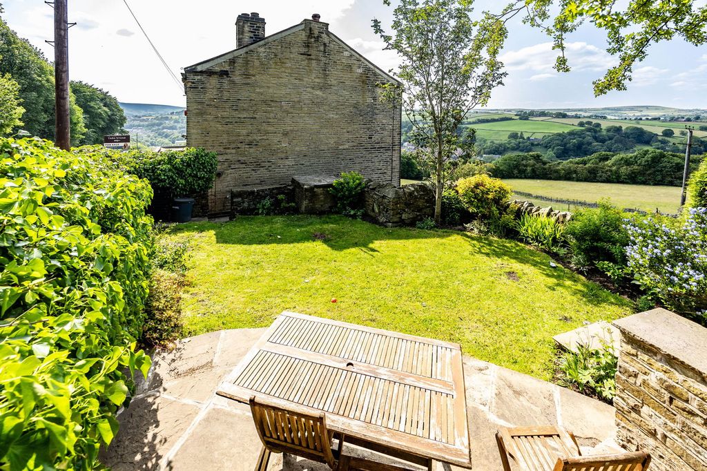 Property photo 2 of 41