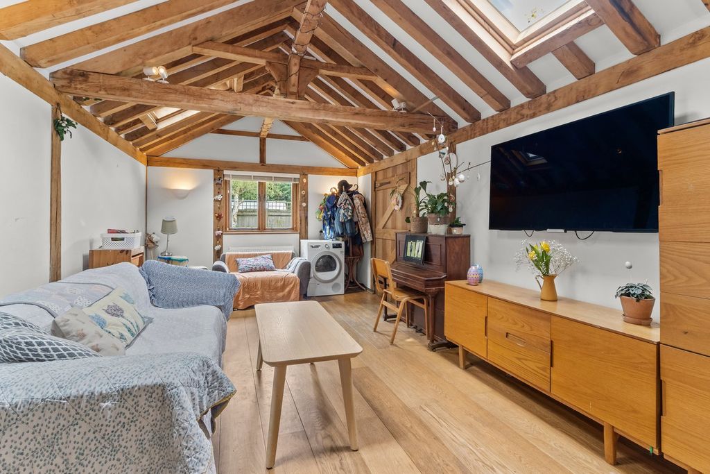 Property photo 2 of 29