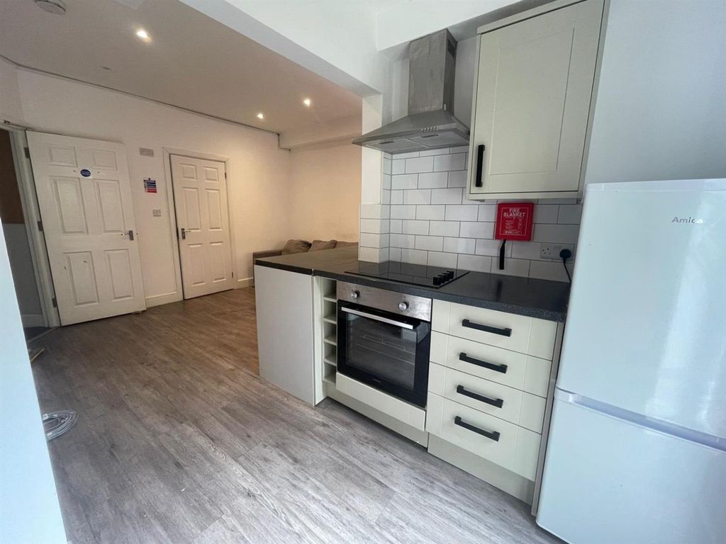 Property photo 2 of 15 4621741