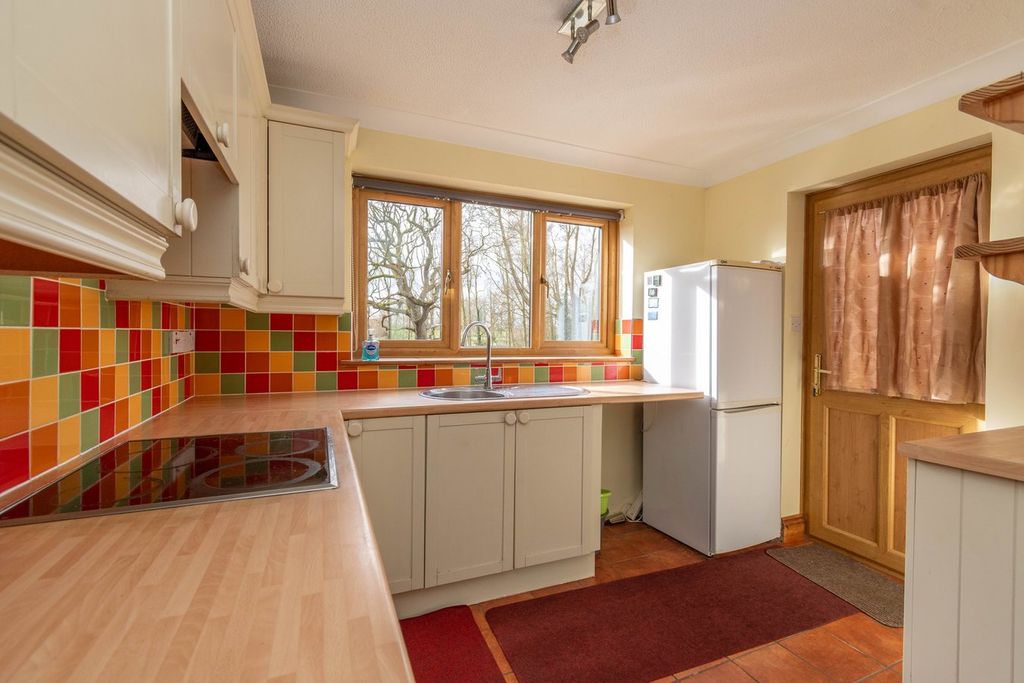 Property photo 2 of 21