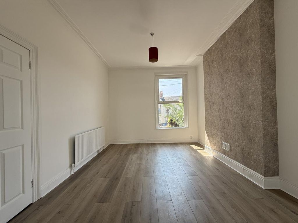 Property photo 3 of 20 Neath Road 60 - Dining Room.Jpg