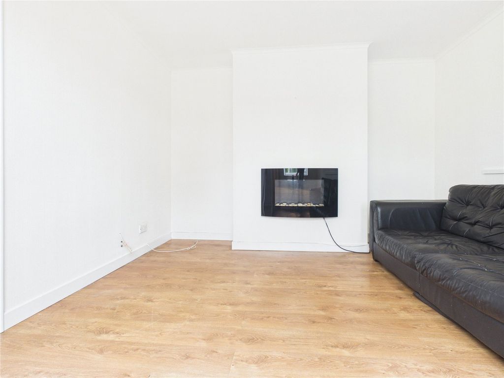 Property photo 3 of 14 Picture No. 02