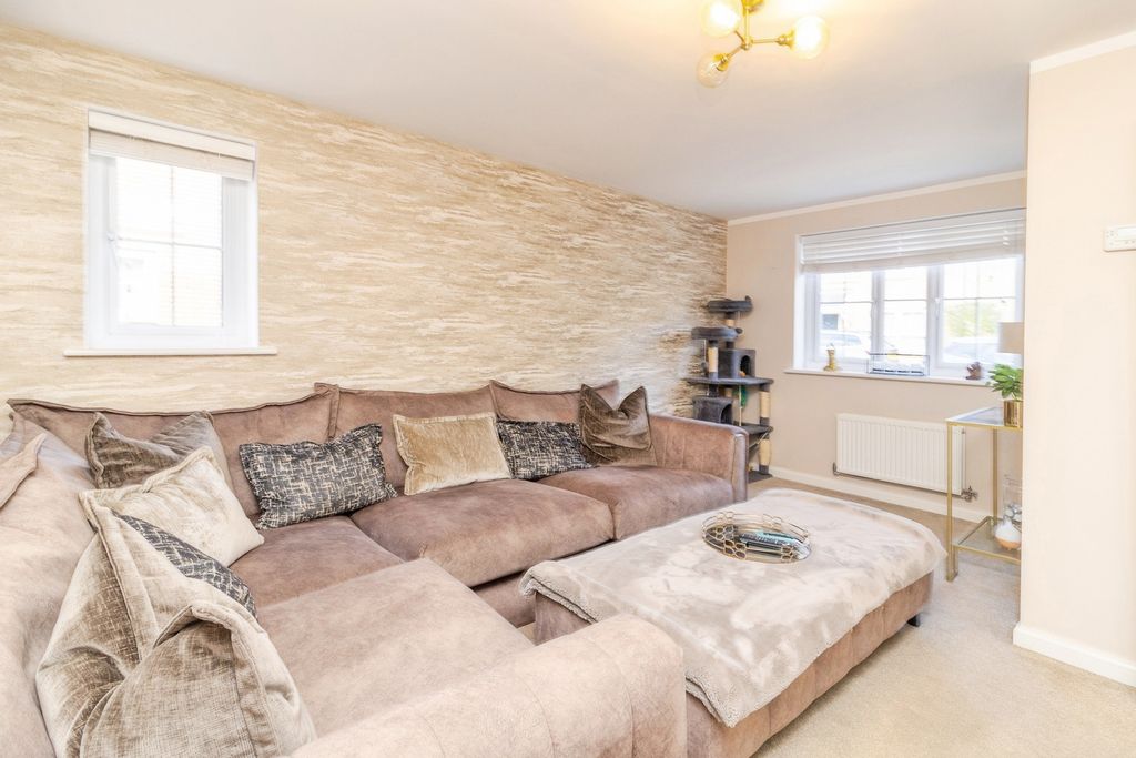 Property photo 2 of 19 Pbox-Img.Jpg